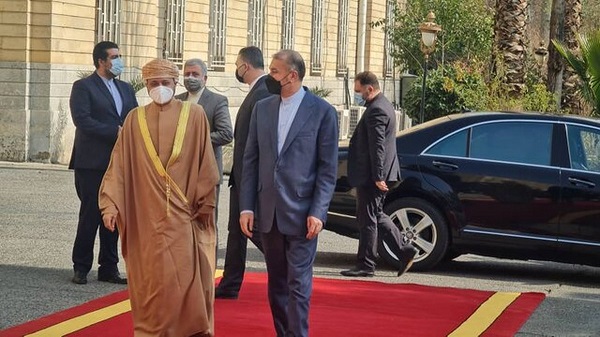 مسقط: نمی&zwnj;توانیم مذاکرات محرمانه میان ایران و آمریکا در عمان را تایید کنیم