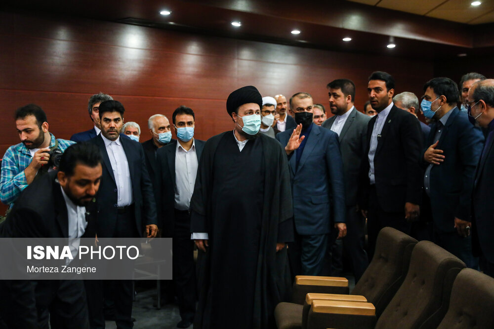 تصاویر: نشست &laquo;سیاست خارجی متوازن در مکتب امام خمینی (ره)&raquo; با حضور وزیر خارجه