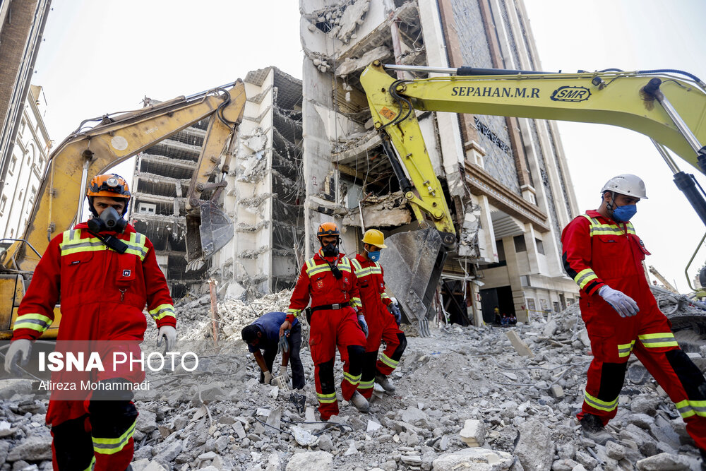 تصاویر: متروپل آبادان؛ نهمین روز پس از حادثه