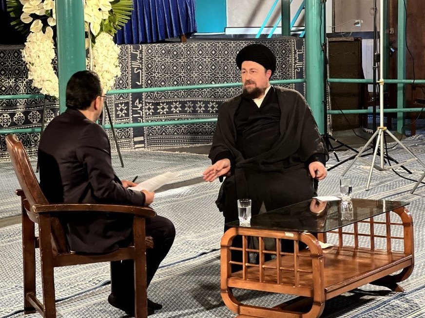 سید حسن خمینی: امام در آخر جنگ گفتند حاضرم آبرویم را بدهم برای اینکه مردم به رفاه برسند / در مورد ساخت حرم امام، باید کسانی که بیشتر متصدی بوده اند جواب بدهند سید حسن خمینی: امام در آخر جنگ گفتند حاضرم آبرویم را بدهم برای اینکه مردم به رفاه برسند / در مورد ساخت حرم امام، باید کسانی که بیشتر متصدی بوده اند جواب بدهند