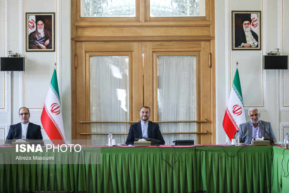 تصاویر: دیدار گروه&zwnj;های فلسطینی با امیر عبداللهیان به مناسبت سی&zwnj;وسومین سالگرد رحلت حضرت امام خمینی (ره)