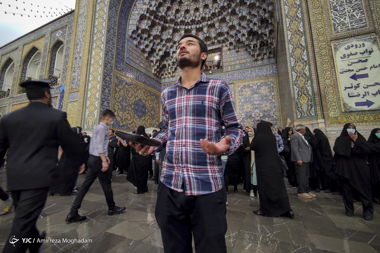 تصاویر: باران رحمت در شب میلاد امام رضا (ع)