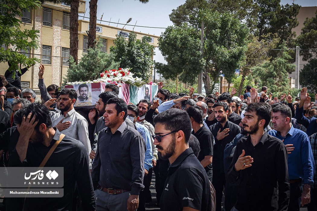 تصاویر: تشییع پیکر شهید &laquo;محمد عبدوس&raquo; در سمنان