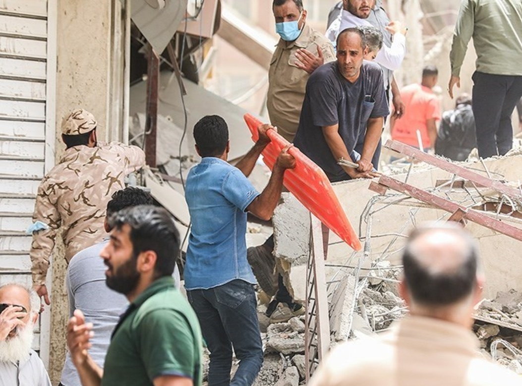 دستگیری ۱۰ نفر از عوامل دخیل در حادثه متروپل؛ شهردار فعلی و دو شهردار قبلی آبادان هم بازداشت شد / تغداد فوتیها به ۱۱ نفر رسید دستگیری ۱۰ نفر از عوامل دخیل در حادثه متروپل؛ شهردار فعلی و دو شهردار قبلی آبادان هم بازداشت شد / تغداد فوتیها به ۱۱ نفر رسید