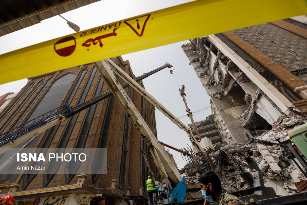 تصاویر: دومین روز آوار برداری ساختمان متروپل - آبادان