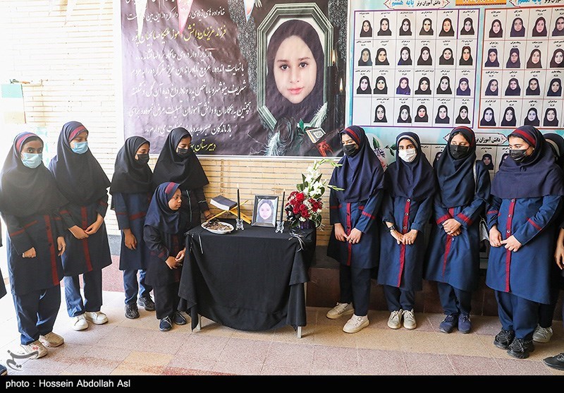 تصاویر: ملیکا دختر مینوشهری که در حادثه متروپل آبادان جان باخت