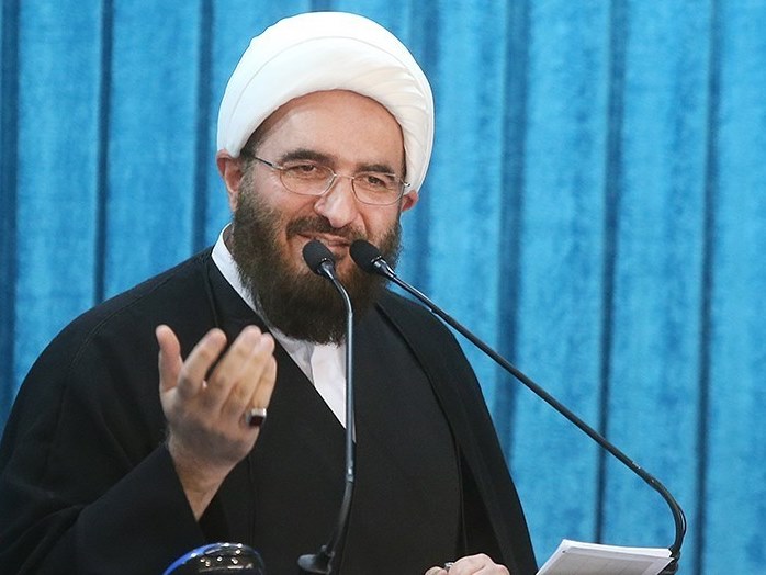 امام جمعه موقت تهران: اجرای &laquo;قانون حجاب&raquo; مطالبه ماست / حجاب، یک مسئله عادی نیست به هویت ما گره خورده