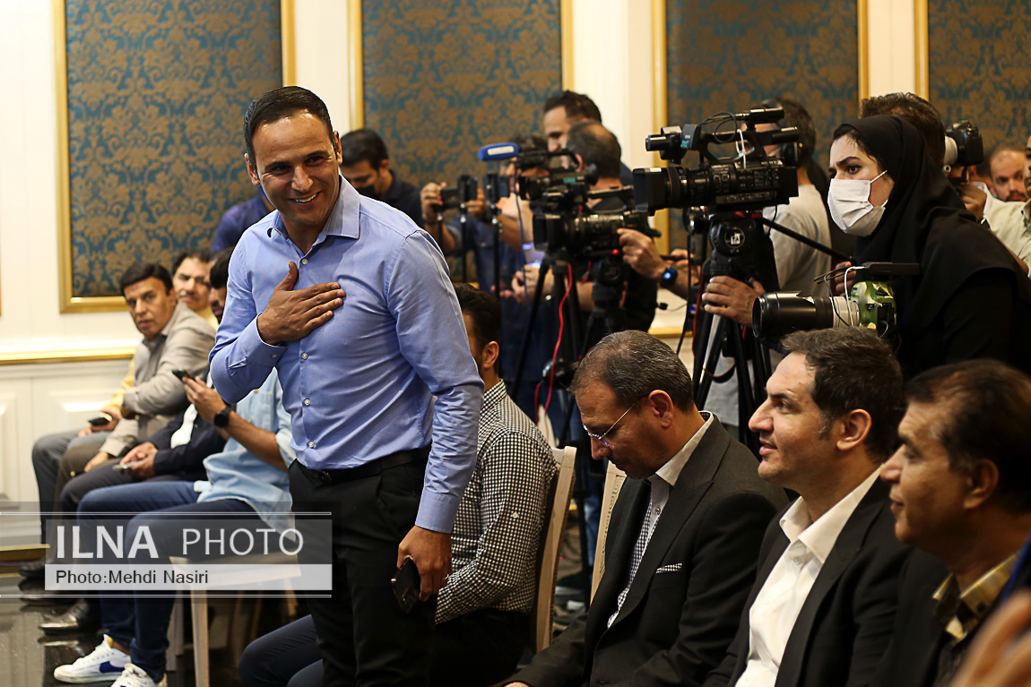 تصاویر: نشست خبری و امضای قراداد ساپینتو سرمربی جدید تیم استقلال تهران
