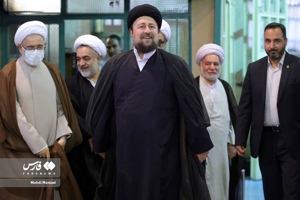 تصاویر: بزرگداشت شهدای ۷۲ تن در حسینیه جماران