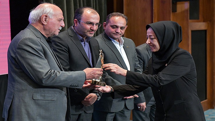 کسب رتبه نخست در کسب رتبه نخست در