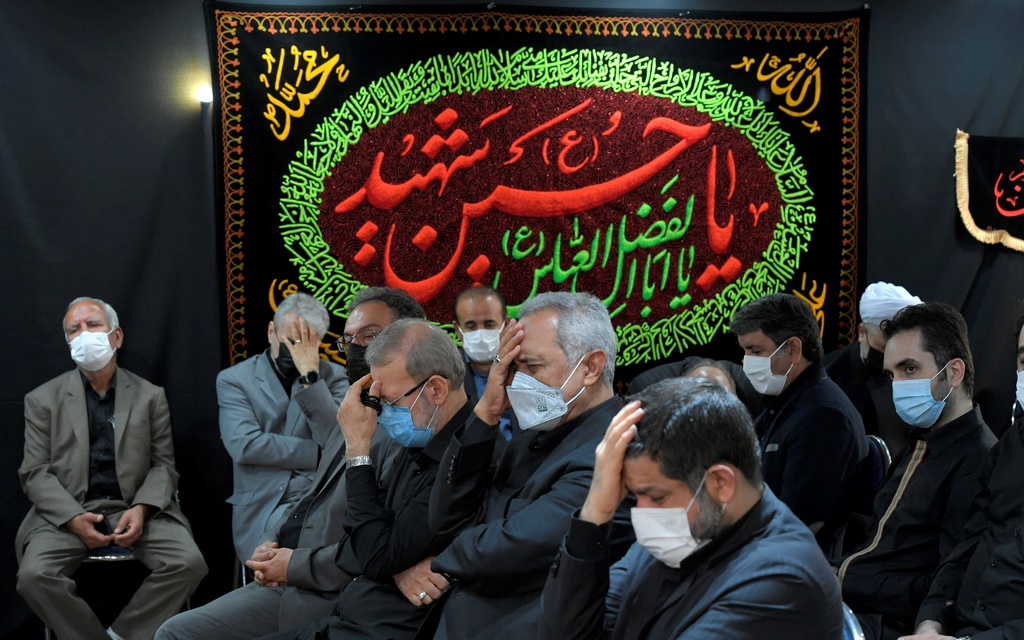 تصاویر اولین روز مراسم عزاداری محرم در دفتر روحانی تصاویر اولین روز مراسم عزاداری محرم در دفتر روحانی