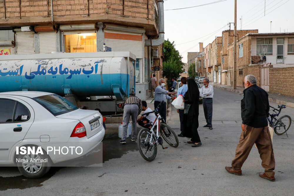 تصاویر: آبرسانی سیار در برخی از مناطق شهرکرد