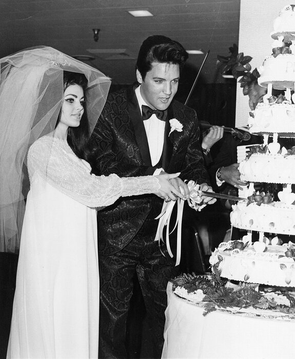 &laquo;الویس پریسلی&raquo;؛ خواننده&zwnj;ای که جسدش از ترس دزدان به جایی امن منتقل شد