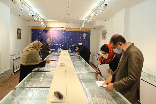 آغاز تحویل اموال مکشوفه مورد سرقت از صندوق های اجاره ایی بانک ملی ایران به صاحبان آنها آغاز تحویل اموال مکشوفه مورد سرقت از صندوق های اجاره ایی بانک ملی ایران به صاحبان آنها
