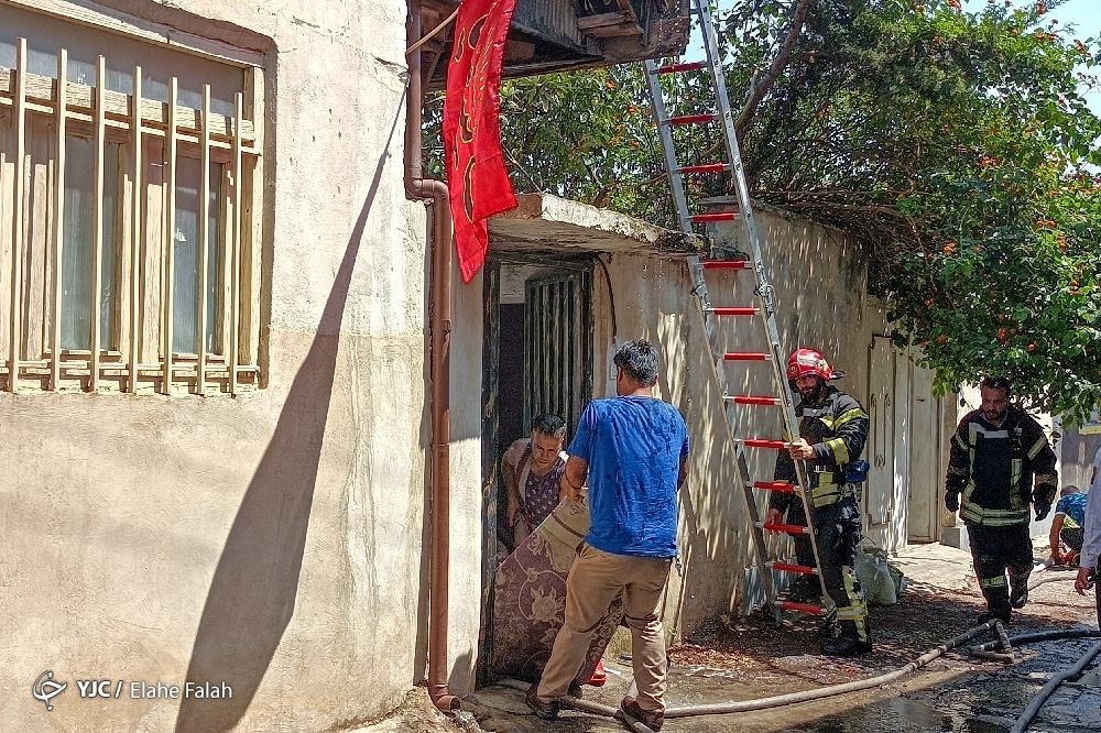 تصاویر: آتش سوزی منزل مسکونی در رشت
