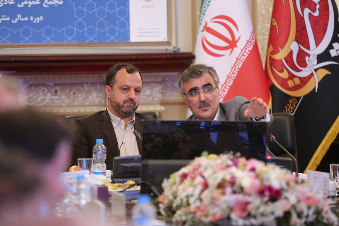 وزیر اقتصاد: تغییر جهت خروجی و شاخص های بانک ملی ایران از زمان تغییر فرمان مدیریتی