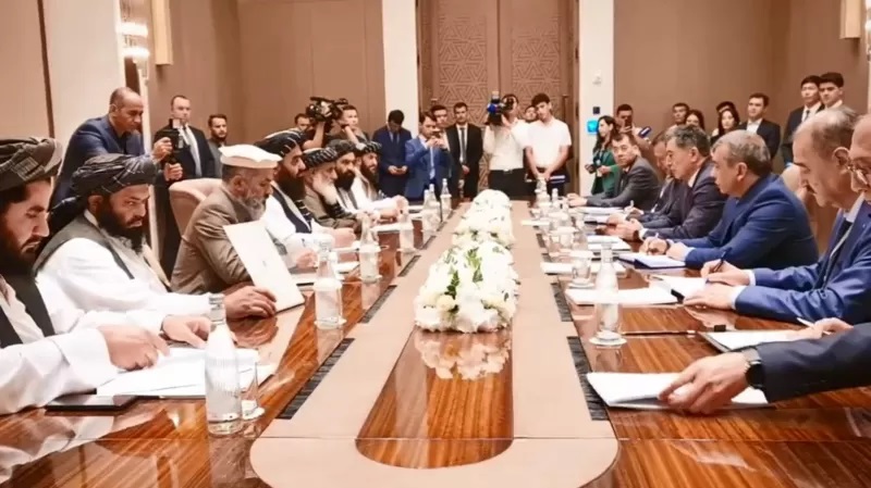 کنفرانس بین المللی تاشکند برای افغانستان؛ هیات طالبان و نمایندگان ویژه آمریکا در ازبکستان