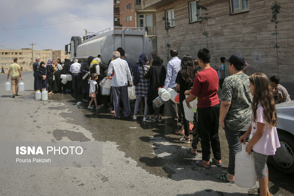 آبرسانی با تانکر در شهر همدان