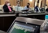 پاسور بازی کردن یکی از حاضران در جلسه شهرداری منطقه ۸ تهران / شهرداری: جلسه شورایاران است نه شهرداری