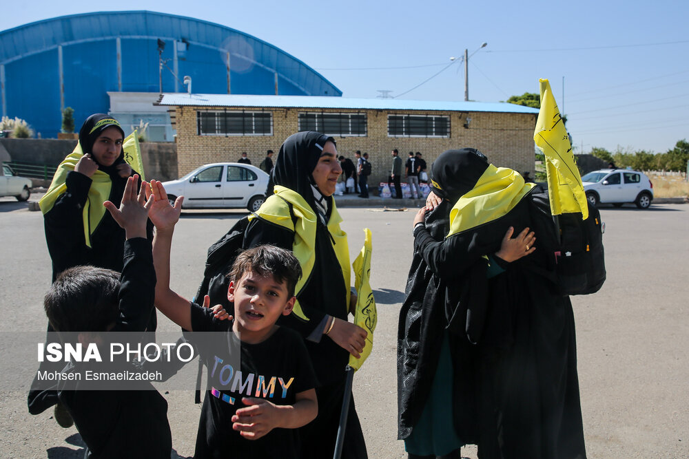 تصاویر: بدرقه کاروان زیارتی دانش آموزان خراسان رضوی به کربلا