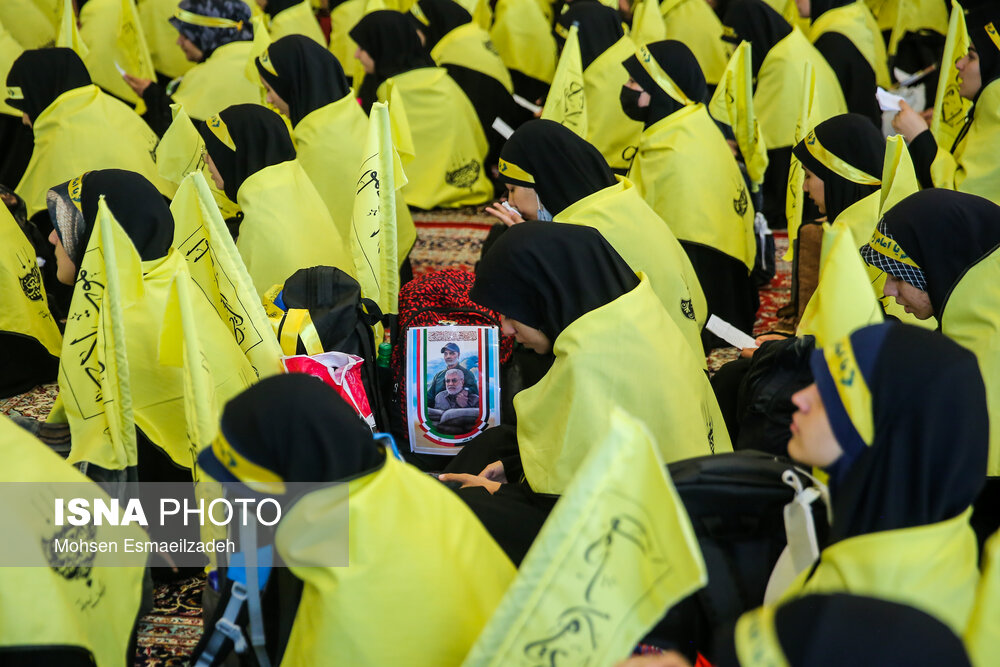 تصاویر: بدرقه کاروان زیارتی دانش آموزان خراسان رضوی به کربلا