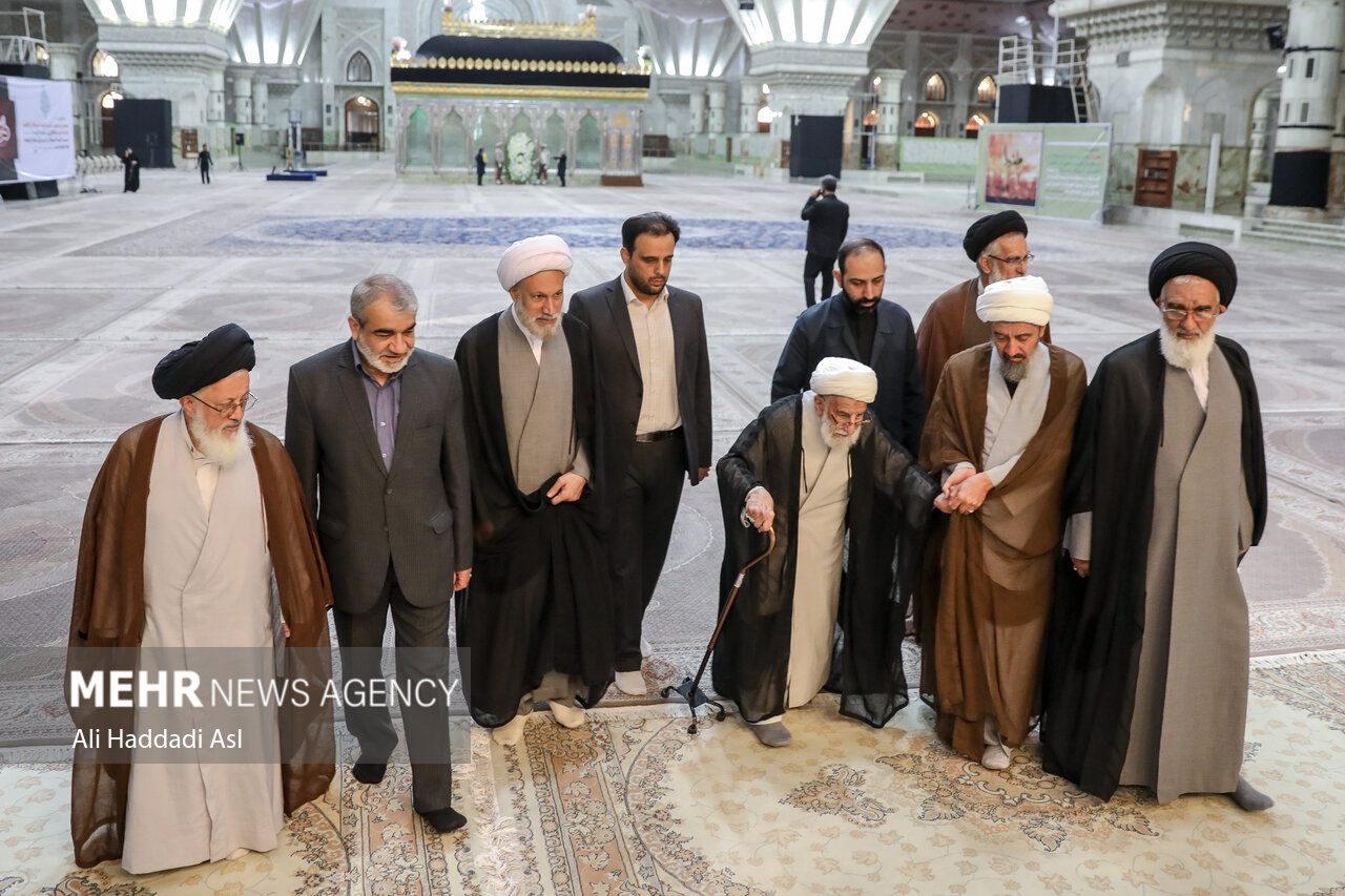 تصاویر: حضور اعضای خبرگان در حرم  امام  و تجدید میثاق با آرمان های امام خمینی