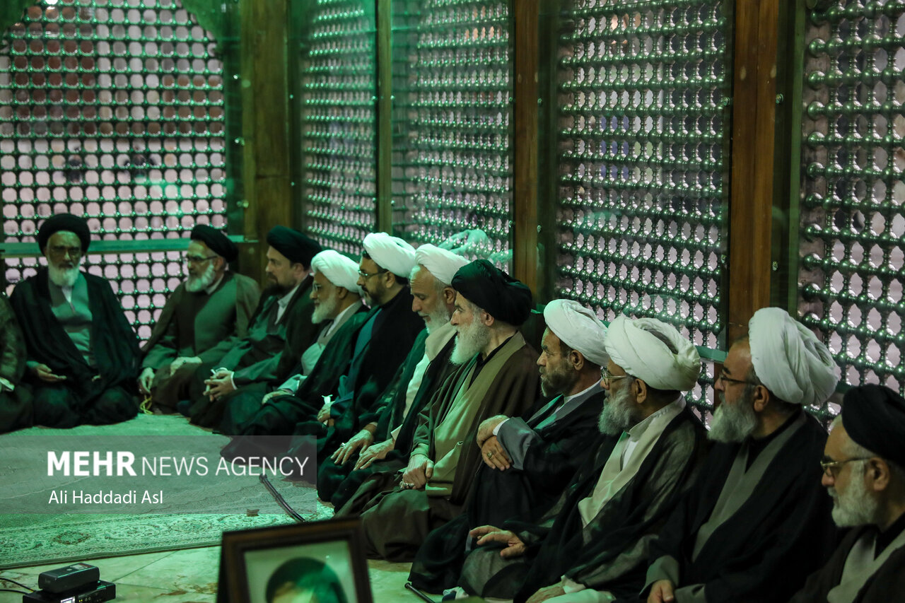 تصاویر: حضور اعضای خبرگان در حرم  امام  و تجدید میثاق با آرمان های امام خمینی