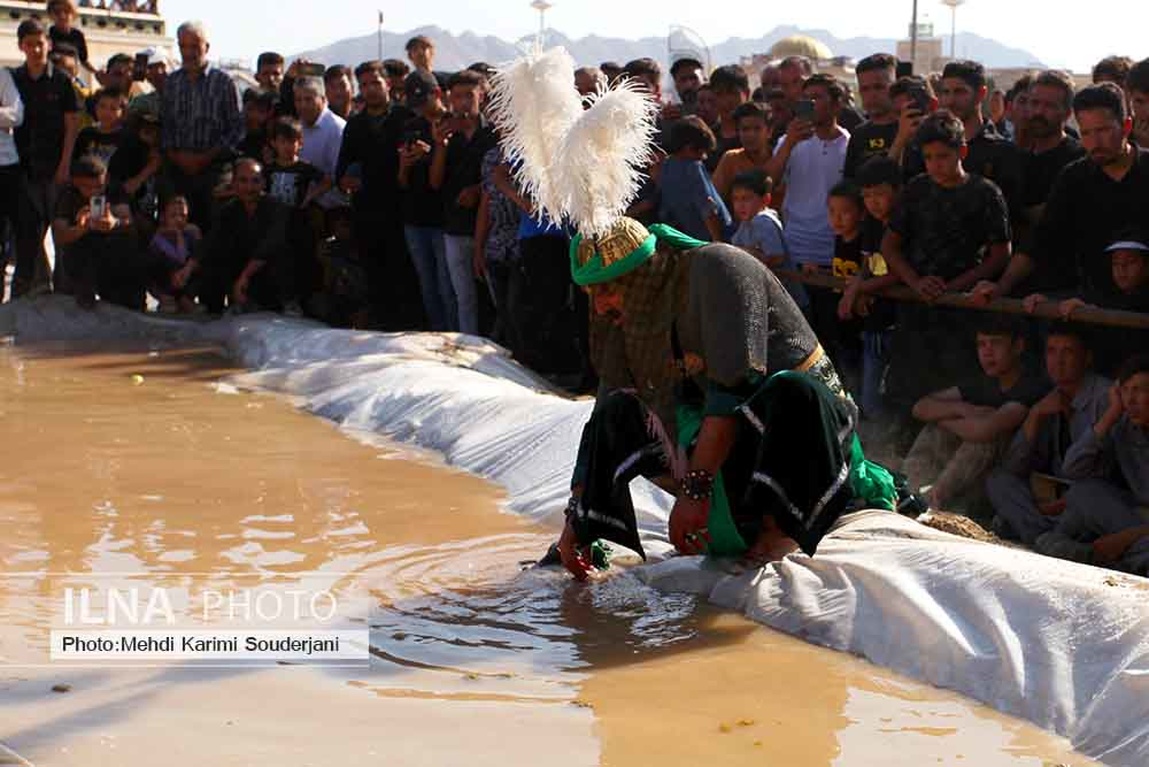 تصاویر: مقتل خوانی و نمایش همزمان تعزیه در امامزاده شاه کرم اصفهان