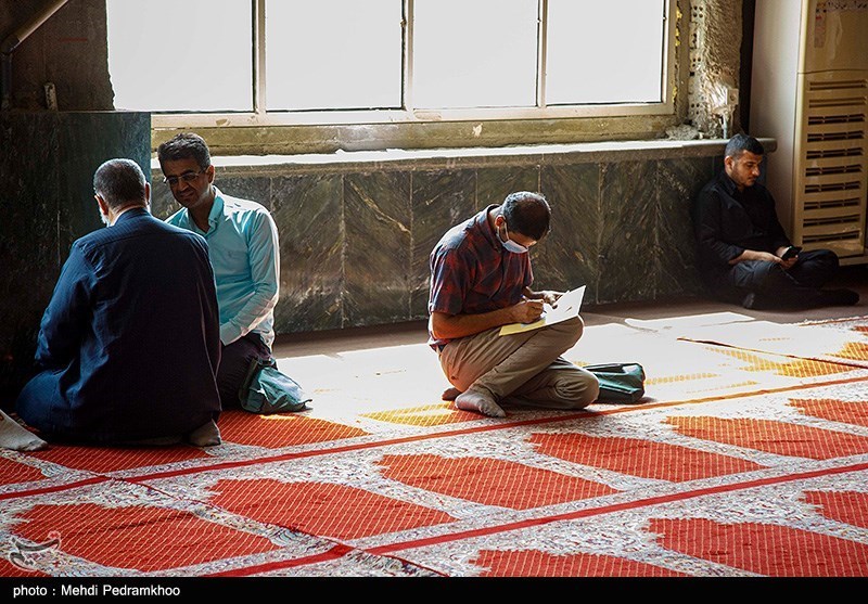 تصاویر: حواشی حضور وزیر نفت در نماز جمعه خوزستان