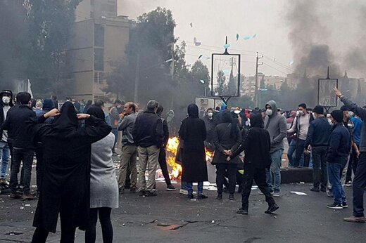 روزنامه دولت: افرادی که برای رسانههای ضدانقلاب فیلم فرستاده اند منتظر تشکیل پرونده باشند روزنامه دولت: افرادی که برای رسانههای ضدانقلاب فیلم فرستاده اند منتظر تشکیل پرونده باشند