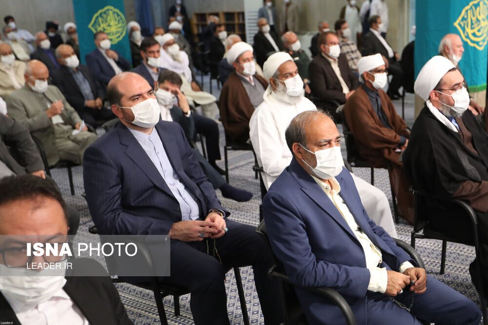 تصاویر: دیدار جمعی از مردم، مسئولان و مهمانان کنفرانس وحدت اسلامی با مقام معظم رهبری