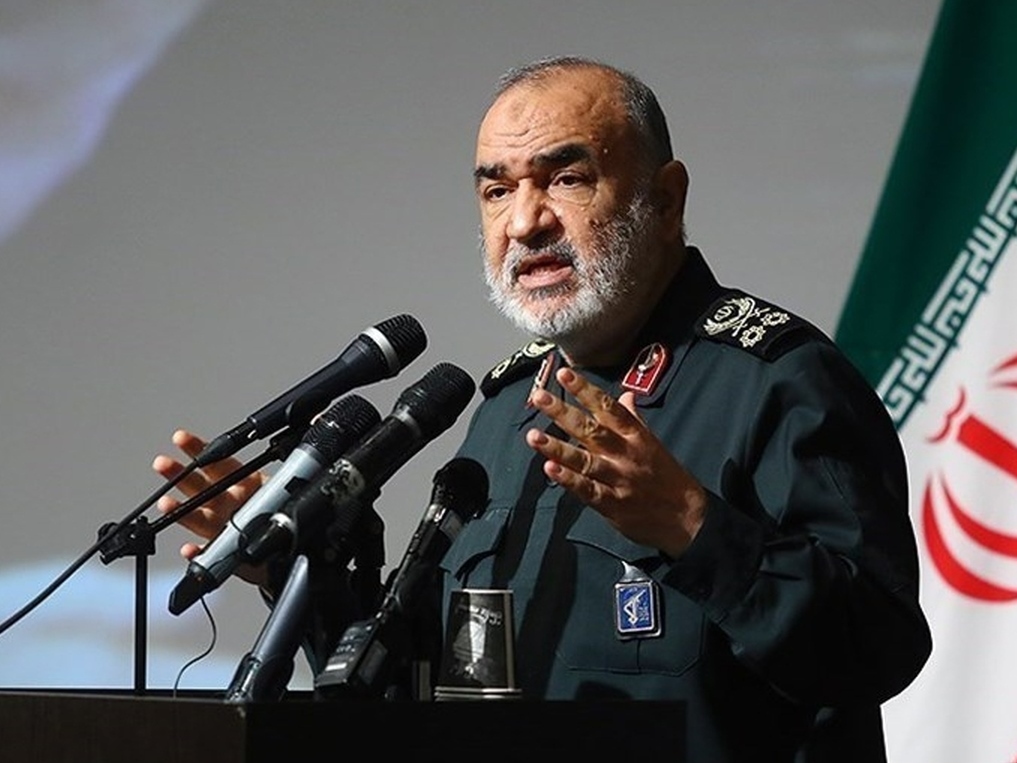 سردار سلامی: تمام قدرت آمریکا آتش زدن چند سطل زباله در خیابان است / فتنه لحظههای پایانی عمر خود را طی میکند / تعداد کمی از جوانان هنوز اسیر دروغپردازی دشمن هستند / در فضایی که برای کشف حجاب حاصل شده بود، جز تعداد معدودی از زنان، به ندای شیطان پاسخ ندادند سردار سلامی: تمام قدرت آمریکا آتش زدن چند سطل زباله در خیابان است / فتنه لحظههای پایانی عمر خود را طی میکند / تعداد کمی از جوانان هنوز اسیر دروغپردازی دشمن هستند / در فضایی که برای کشف حجاب حاصل شده بود، جز تعداد معدودی از زنان، به ندای شیطان پاسخ ندادند