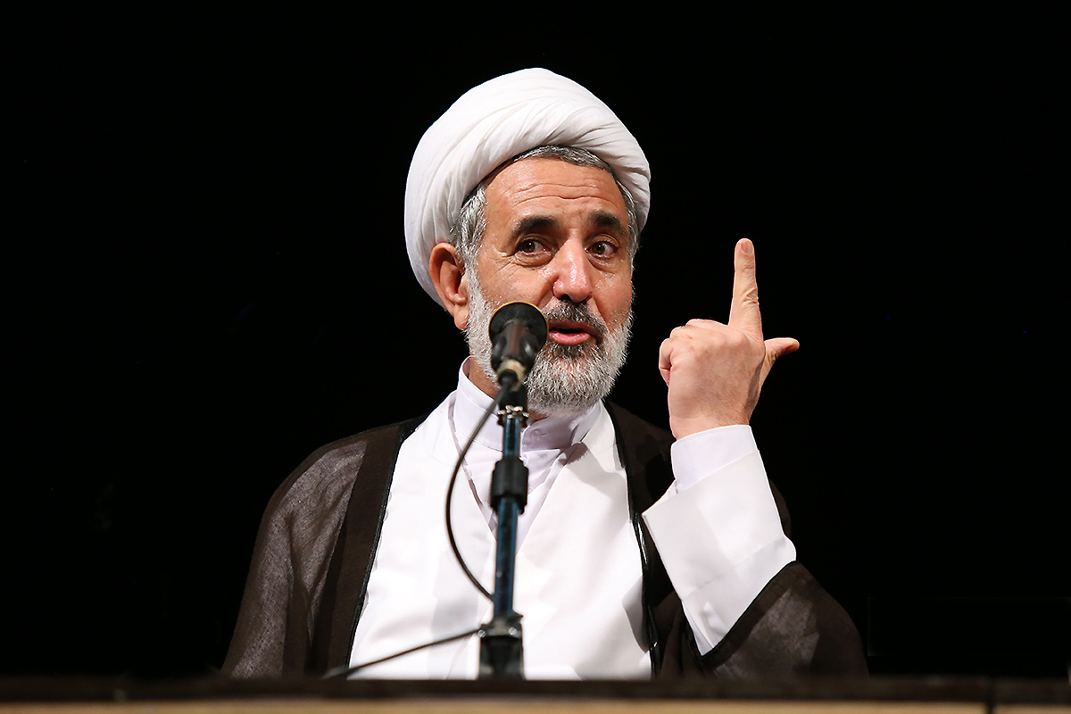 ذوالنور: برخی افراد عمامه بهسر پیام دادند؛ «فتنه» را تحریک کردند، دادگاه ویژه روحانیت باید ورود کند / فردی در جایگاه مرجع خودخوانده تقلید به بهانه پیام تسلیت برای فوت مرحوم امینی موجب اغفال جوانان شد / تضعیف دستگاههای امنیتی و پلیس قابل جبران نیست