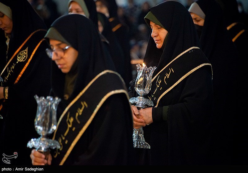 تصاویر: آیین لاله گردانی شام شهادت امام رضا (ع) در حرم مطهر حضرت شاهچراغ (ع)