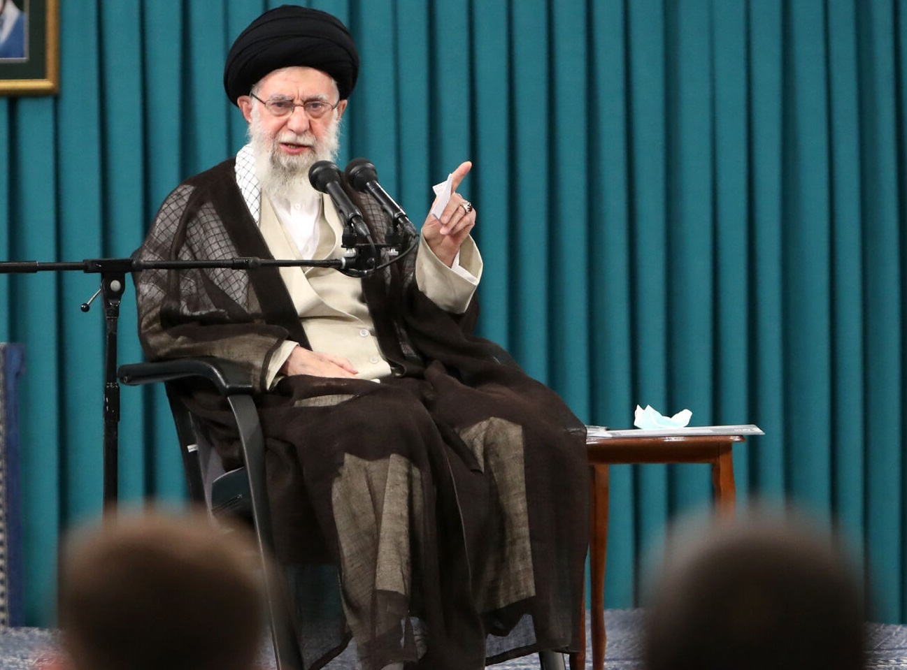 رهبر معظم انقلاب: آن طلبه شهید جوان در تهران، آرمان عزیز چه گناهی کرده بود؟ / اینها از کجا دستور میگیرند؟ ما یقه اینها را رها نخواهیم کرد؛ حتماً نظام به حساب این جنایتکارها خواهد رسید / هرکس ثابت شود با این جنایتها همکاری داشته، بدون تردید مجازات خواهد شد رهبر معظم انقلاب: آن طلبه شهید جوان در تهران، آرمان عزیز چه گناهی کرده بود؟ / اینها از کجا دستور میگیرند؟ ما یقه اینها را رها نخواهیم کرد؛ حتماً نظام به حساب این جنایتکارها خواهد رسید / هرکس ثابت شود با این جنایتها همکاری داشته، بدون تردید مجازات خواهد شد