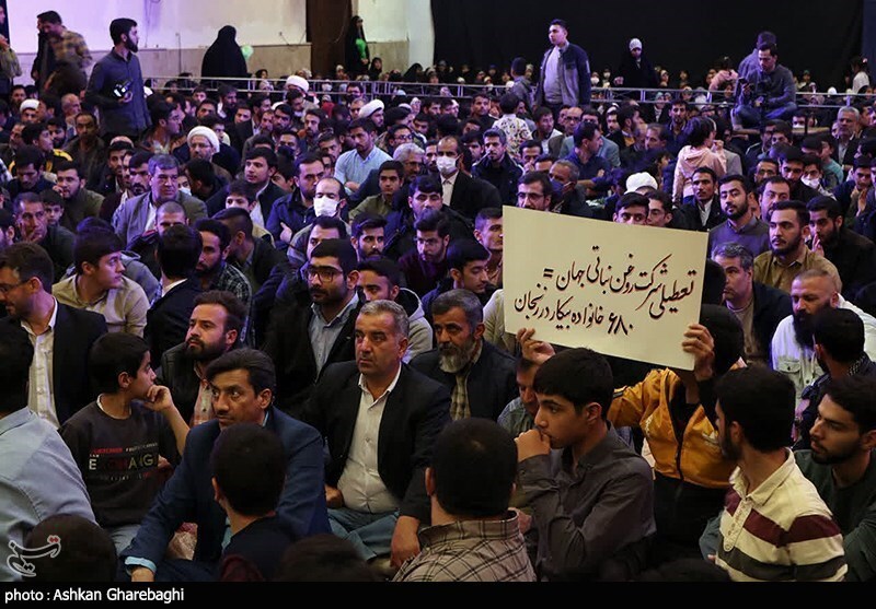 تصاویر: جلسه پرسش و پاسخ در هیئت ثارالله زنجان با حضور سخنگوی دولت