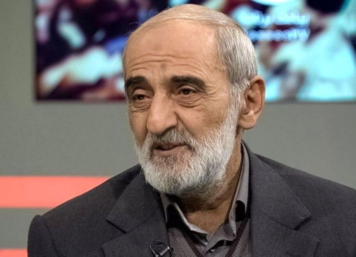 شریعتمداری: چرا به نیروی انتظامی و بسیج اجازه برخورد پشیمان‌کننده با آشوبگران داده نمی‌شود؟ / مماشات غیر قابل توجیه است؛ دو ماه است مملکت را به آشوب کشیده اند