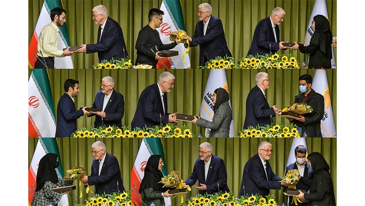 نفرات برتر کنکور سراسری 1401 نیز به خانواده پاسارگاد ملحق شدند نفرات برتر کنکور سراسری 1401 نیز به خانواده پاسارگاد ملحق شدند
