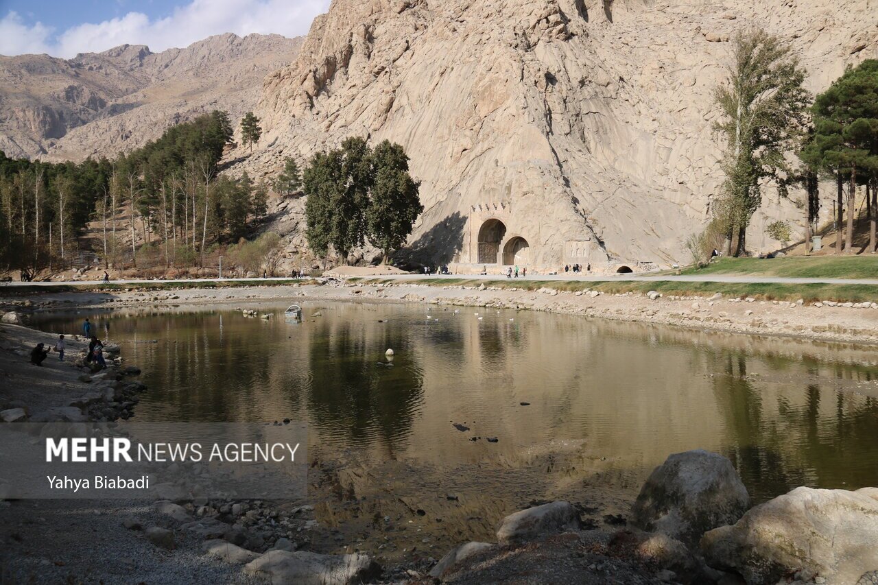 تصاویر: شوک خشک شدن دریاچه تاریخی طاق بستان
