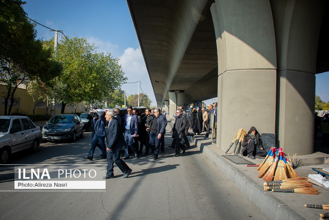 تصاویر: تشییع پیکر دکتر