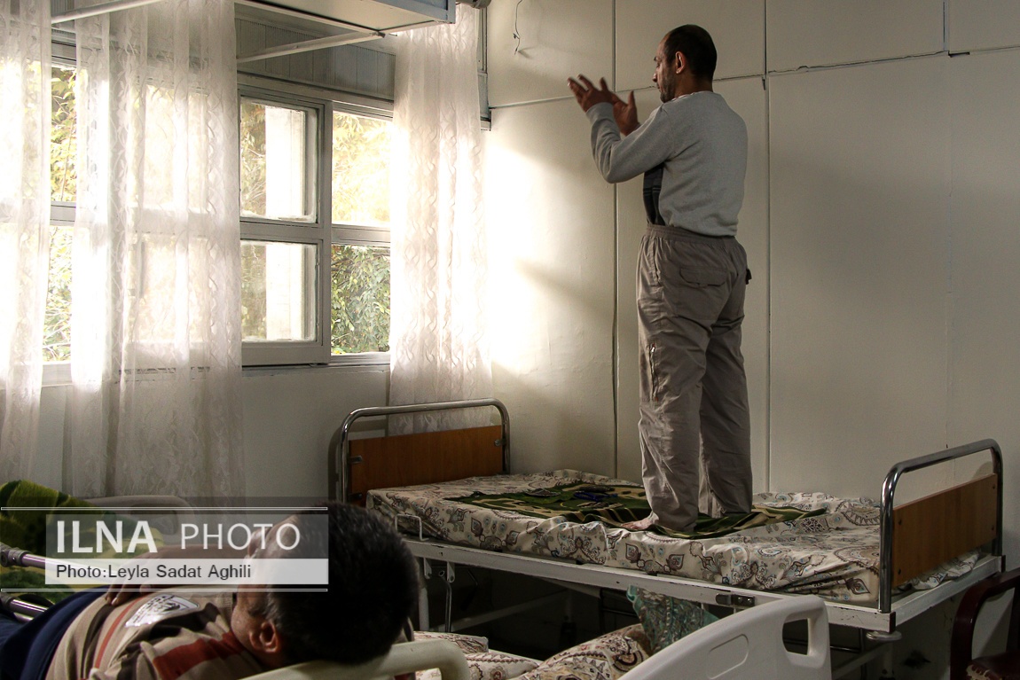 تصاویر: مردانی جامانده در کودکی