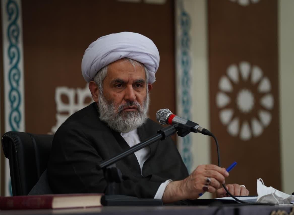 طائب درباره ماجرای بولتنهای محرمانه: چند بار به این برادر تذکر داده شده؛ حتی به مرحله قضائی رسیده و برخورد هم شده / این شخص برای بولتن ماموریت نداشته؛ انشای خبر می کرده و بولتن را به دستگاه های مختلف میفروخته / این فرد یک زمانی قائم مقام خبرگزاری فارس بوده اما آخرین سمتش این نبوده طائب درباره ماجرای بولتنهای محرمانه: چند بار به این برادر تذکر داده شده؛ حتی به مرحله قضائی رسیده و برخورد هم شده / این شخص برای بولتن ماموریت نداشته؛ انشای خبر می کرده و بولتن را به دستگاه های مختلف میفروخته / این فرد یک زمانی قائم مقام خبرگزاری فارس بوده اما آخرین سمتش این نبوده