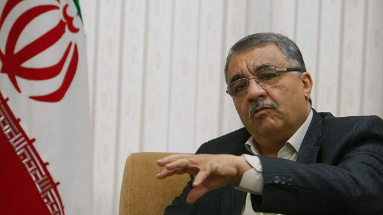 بعید است که چینیها برای ایران، همان چینیهای گذشته شوند / به هیچ وجه تصور نمیکردیم که روزی چین در خلیج فارس، برخلاف منافع ملی ایران قدم بردارد/ اگر این روند ادامه پیدا کند، حداکثر تا یک دهه آینده خود چین به اندازه امروز امریکا برای مقامات ایرانی ایجاد نگرانی میکند/ به نظر میآید که حتی چین توافق ۲۵ ساله با ایران را کنار گذاشته بعید است که چینیها برای ایران، همان چینیهای گذشته شوند / به هیچ وجه تصور نمیکردیم که روزی چین در خلیج فارس، برخلاف منافع ملی ایران قدم بردارد/ اگر این روند ادامه پیدا کند، حداکثر تا یک دهه آینده خود چین به اندازه امروز امریکا برای مقامات ایرانی ایجاد نگرانی میکند/ به نظر میآید که حتی چین توافق ۲۵ ساله با ایران را کنار گذاشته
