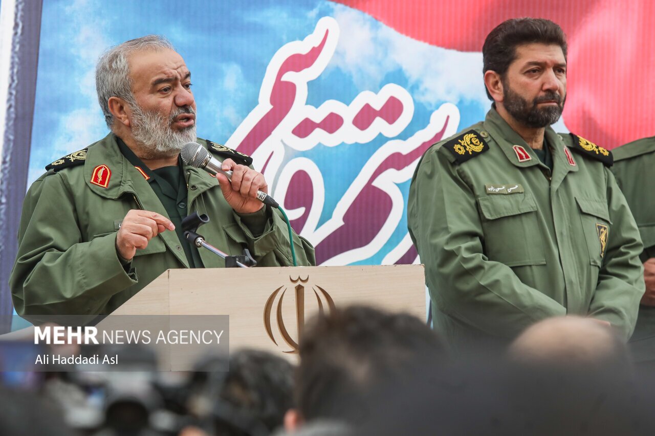 تصاویر: مراسم تشییع پیکر زنده یاد رستم قاسمی