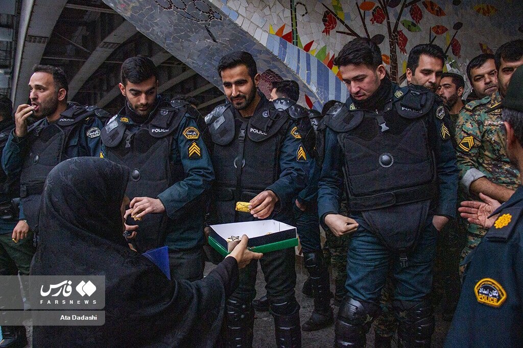 تصاویر:  شادی نیروهای یگان ویژه پس از برد تیم ملی