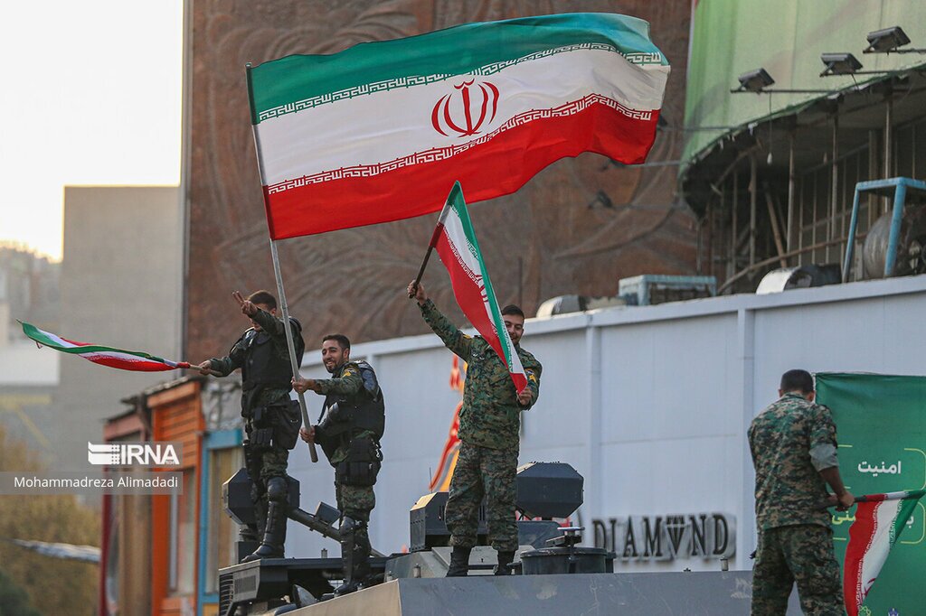 تصاویر:  شادی نیروهای یگان ویژه پس از برد تیم ملی
