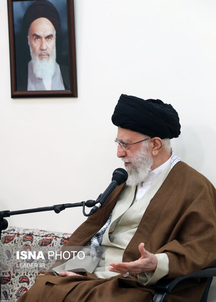 تصاویر: دیدار تعدادی از فرماندهان نیروی دریایی ارتش با مقام معظم رهبری