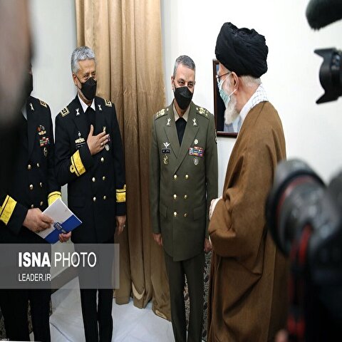 تصاویر: دیدار تعدادی از فرماندهان نیروی دریایی ارتش با مقام معظم رهبری