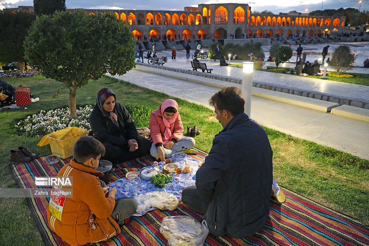 تصاویر: افطاری نوروزی