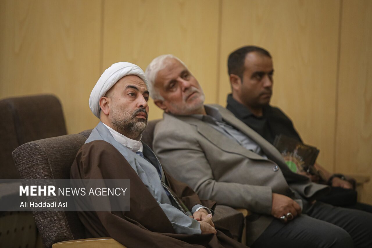تصاویر: مراسم ختم زنده یاد کیومرث پور احمد